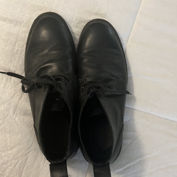 VERY COOL.. BLACK LEATHER (BEATLE STYLE) BOOTS US 11.5 - Picture 3 of 4